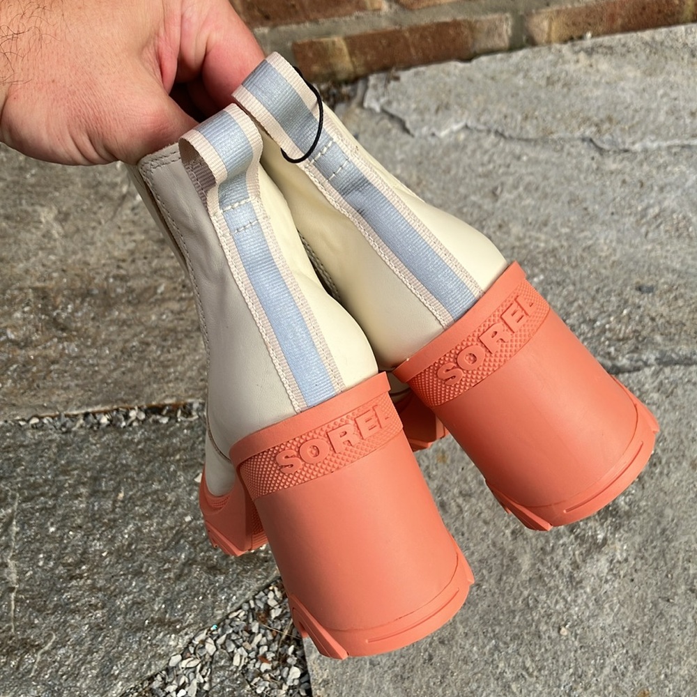 SOREL Women's Brex Heel Chelsea Boots. - Picture 10 of 17